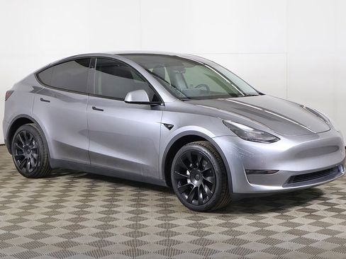 Used 2024 Tesla Model Y Long Range image 57