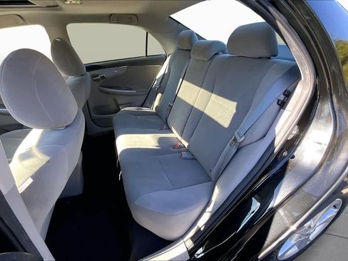 Used 2012 Toyota Corolla LE image 18