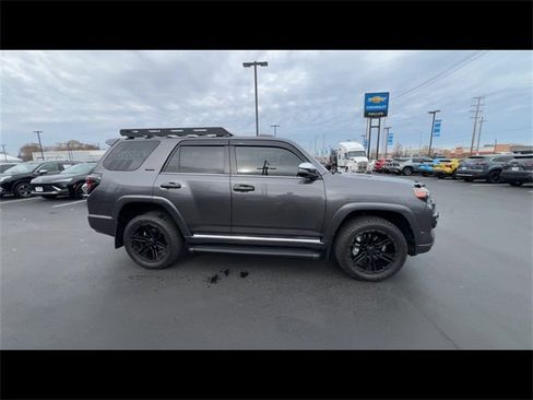 Used 2019 Toyota 4Runner SR5 image 9