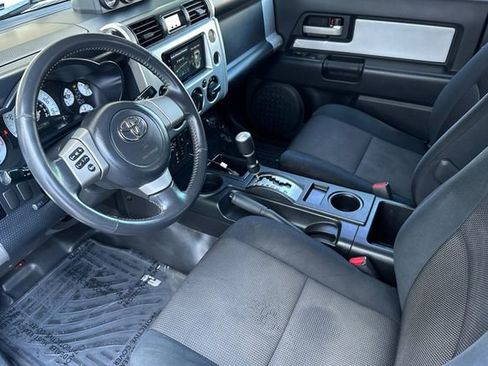Used 2007 Toyota FJ Cruiser 2WD image 7