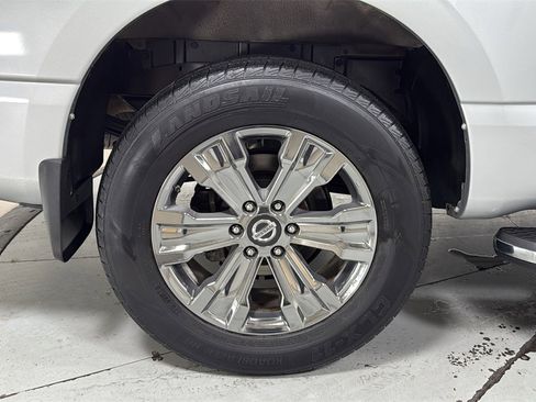 Used 2018 Nissan Titan SV w/ SV Convenience Package image 22