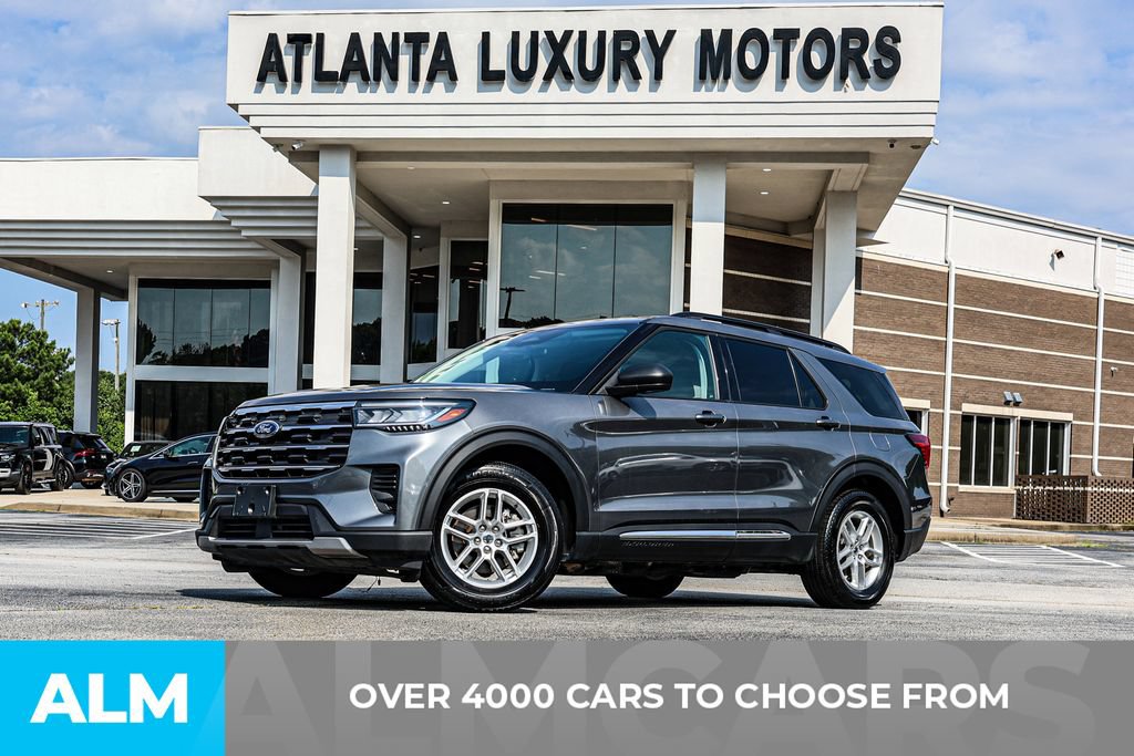 Used 2025 Ford Explorer Active RWD image 2