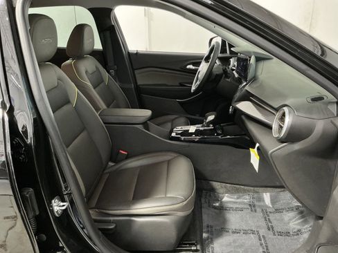 Used 2025 Chevrolet Trax ACTIV w/ Driver Confidence Package image 32