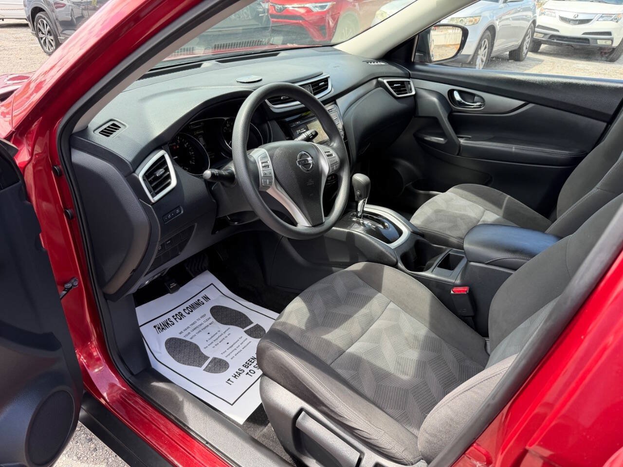 Used 2016 Nissan Rogue S w/ Appearance Package FWD image 9