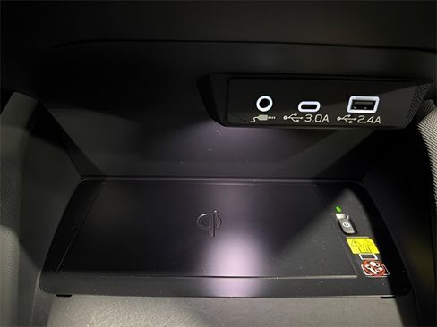 Used 2025 Subaru Forester Limited w/ Popular Package image 24