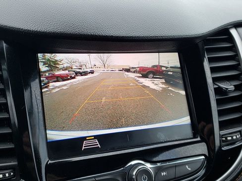 Used 2020 Chevrolet Trax LT w/ LT Convenience Package image 23