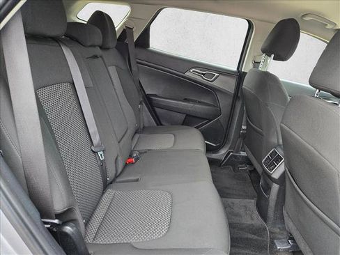 Used 2025 Kia Sportage LX FWD image 19