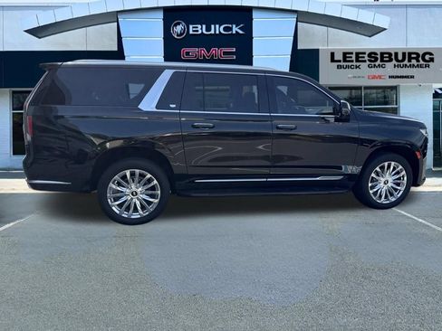 Used 2023 Cadillac Escalade ESV Premium Luxury AWD/4WD image 8