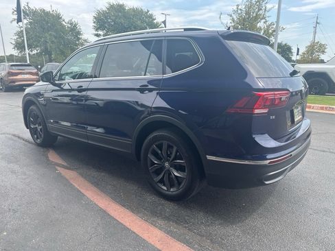 Used 2023 Volkswagen Tiguan SE w/ Panoramic Sunroof Package FWD image 5