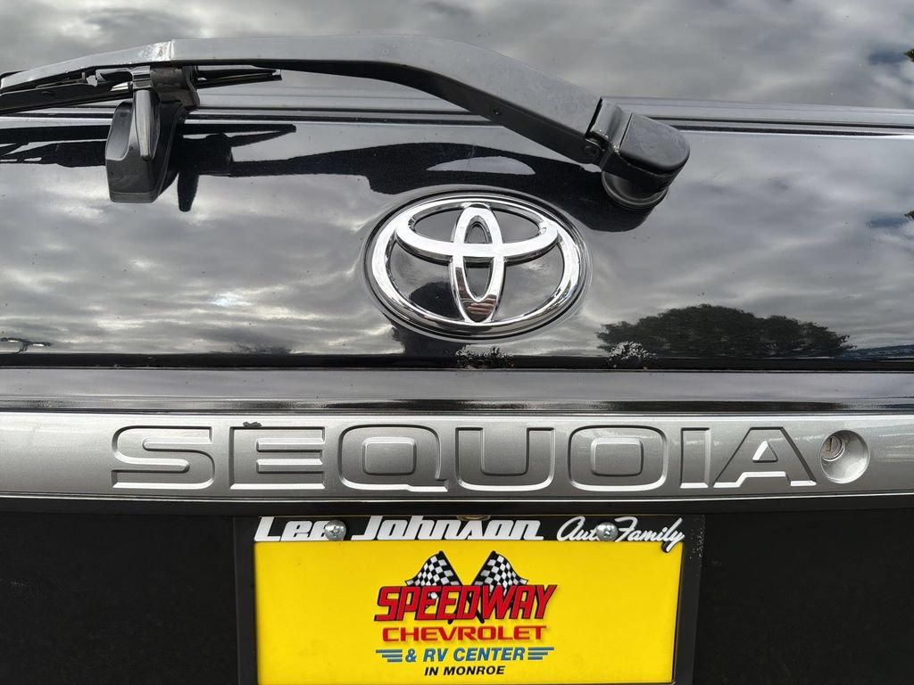 Used 2019 Toyota Sequoia Platinum AWD/4WD image 33