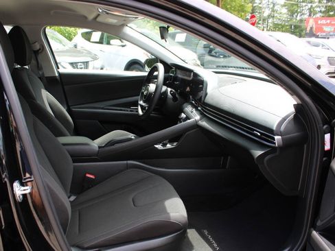 Used 2024 Hyundai Elantra SEL FWD image 30