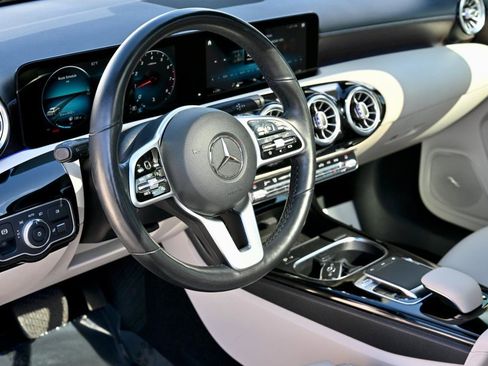 Used 2020 Mercedes-Benz A 220 4MATIC image 8