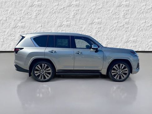 Used 2026 Lexus LX 700h Luxury AWD/4WD image 2