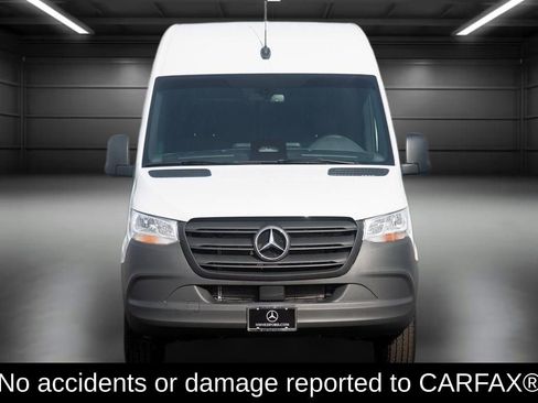 Used 2025 Mercedes-Benz Sprinter 2500 image 2
