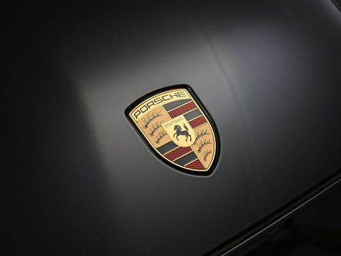 Certified 2025 Porsche Cayenne E-Hybrid Coupe AWD/4WD image 13