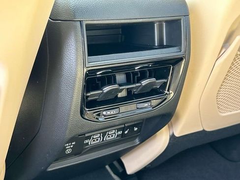 New 2025 Jeep Grand Cherokee Limited w/ Luxury Tech Group II image 7