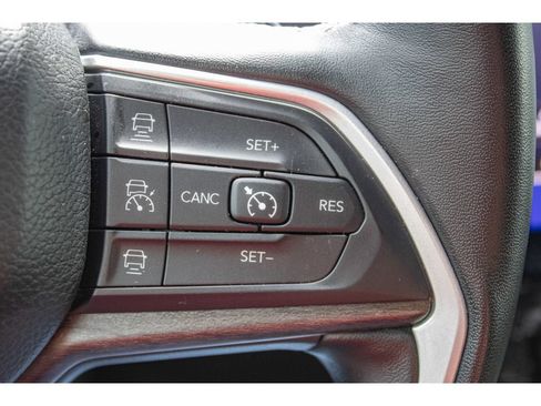 Used 2022 Jeep Grand Cherokee L Limited w/ Trailer Tow Group (B) AWD/4WD image 40