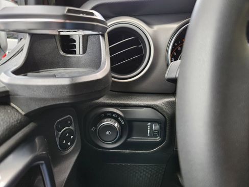 Used 2023 Jeep Wrangler Sport S image 12