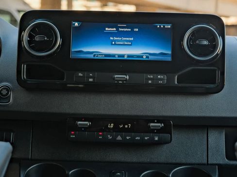 Used 2025 Mercedes-Benz Sprinter 2500 image 14