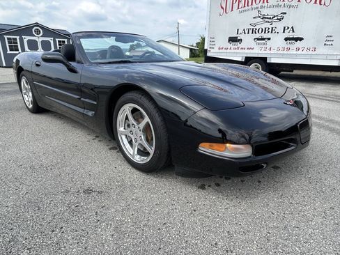 Used 2004 Chevrolet Corvette Convertible w/ Preferred Equipment Group RWD image 4