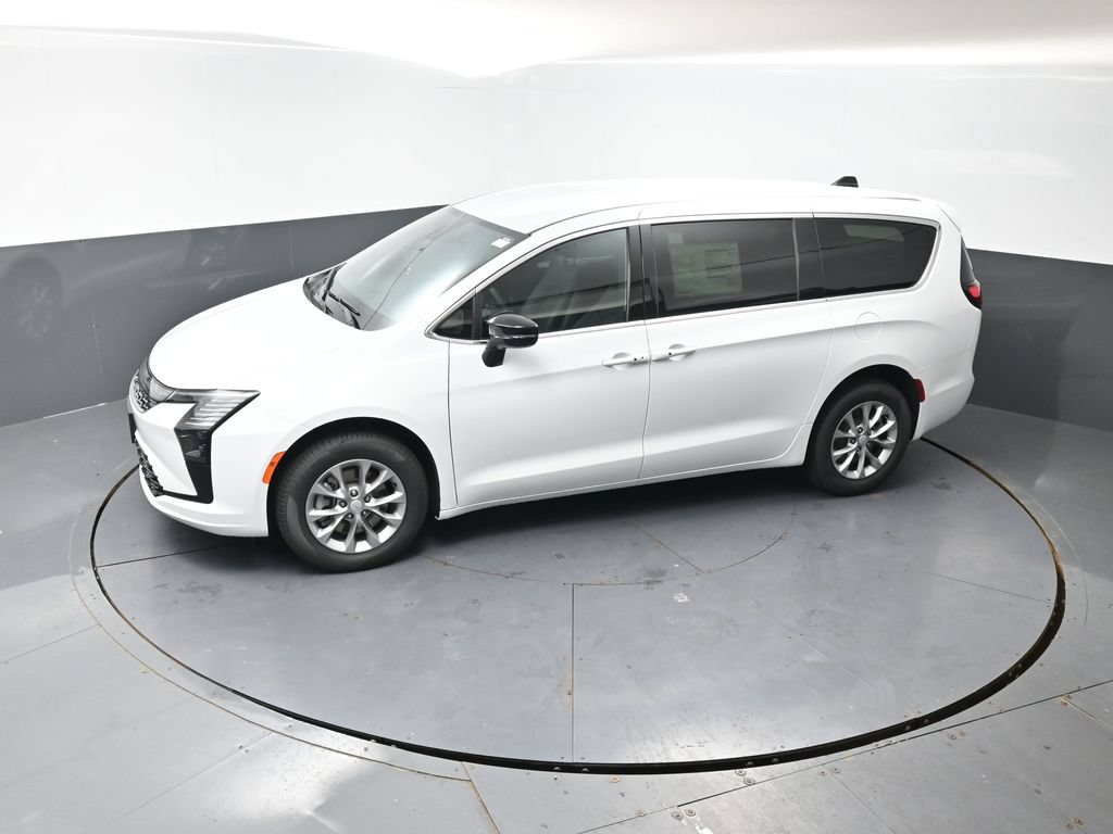 New 2027 Chrysler Pacifica Select w/ Family Tech Group AWD/4WD image 34