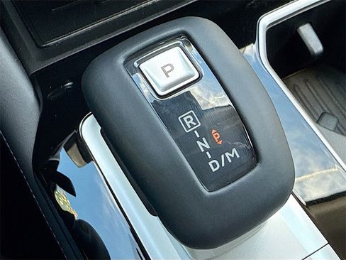 New 2025 Mitsubishi Outlander SE image 17