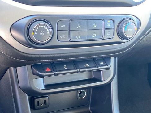 Certified 2019 GMC Canyon SLE w/ Trailering Package image 12