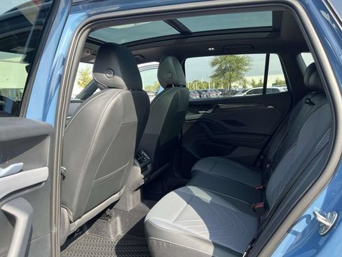 New 2026 Volkswagen Tiguan SE R-Line FWD image 21