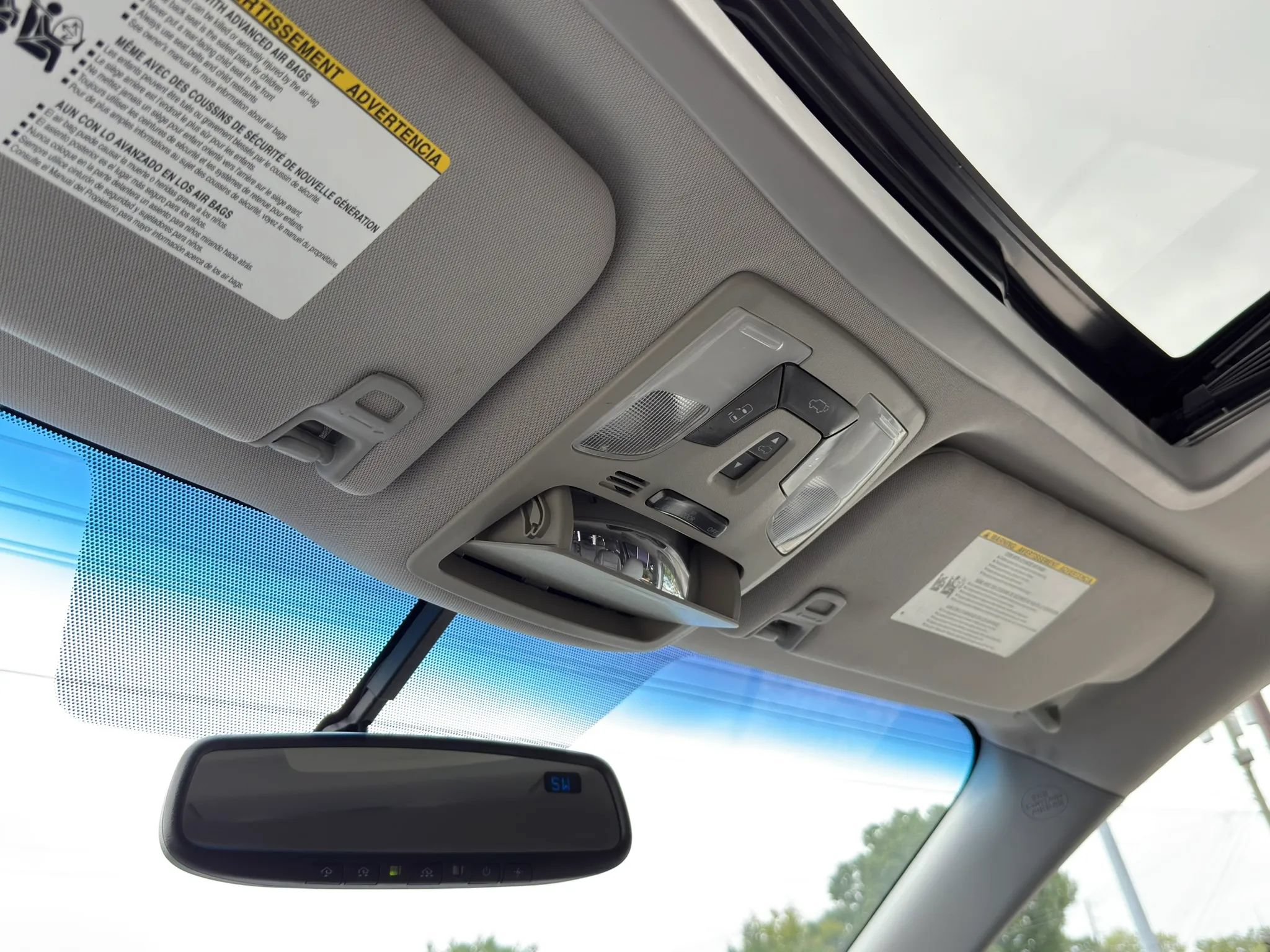 Used 2017 Toyota Sienna XLE Premium FWD image 34
