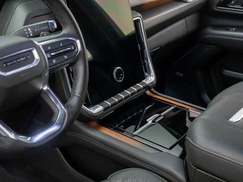 Used 2025 GMC Yukon Denali image 11