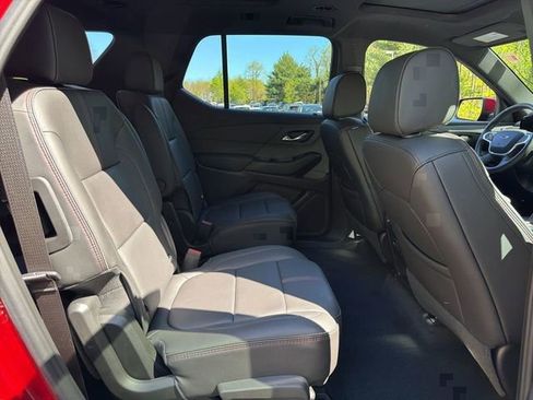 Used 2023 Chevrolet Traverse RS AWD/4WD image 10