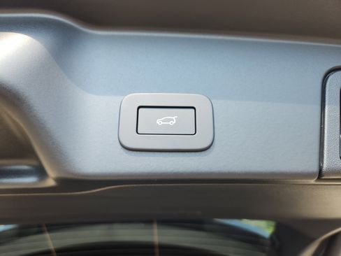 Used 2026 Land Rover Range Rover Evoque S image 14