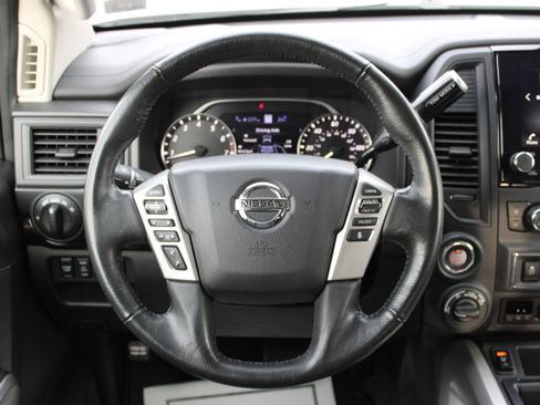 Certified 2022 Nissan Titan SV w/ SV Convenience Package image 27