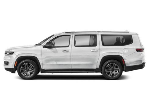 Used 2024 Jeep Wagoneer L Series II RWD image 2