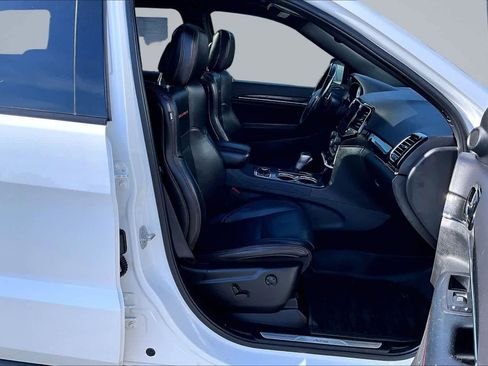 Used 2020 Jeep Grand Cherokee Trailhawk w/ Trailhawk Luxury Group AWD/4WD image 14
