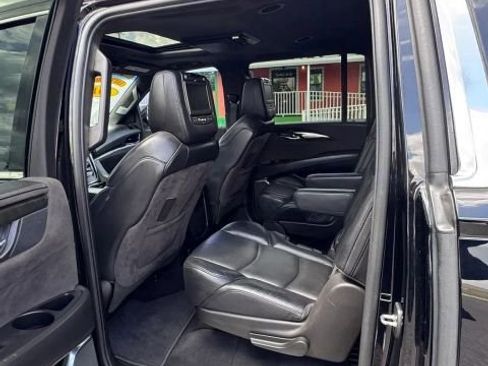 Used 2018 Cadillac Escalade ESV Platinum AWD/4WD image 9