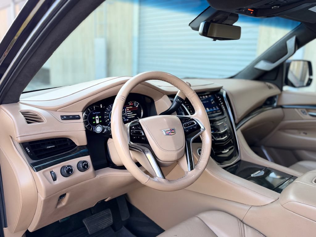 Used 2019 Cadillac Escalade Platinum AWD/4WD image 9
