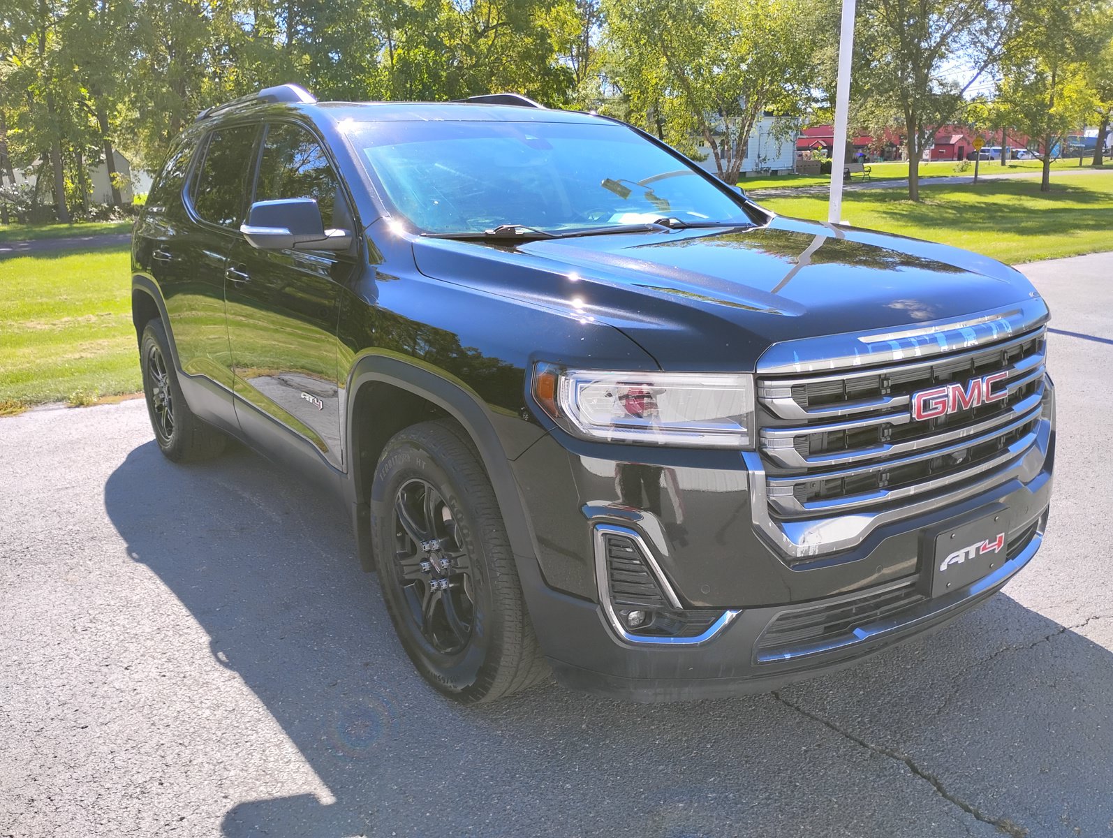 Used 2021 GMC Acadia AT4 w/ Technology Package AWD/4WD image 3