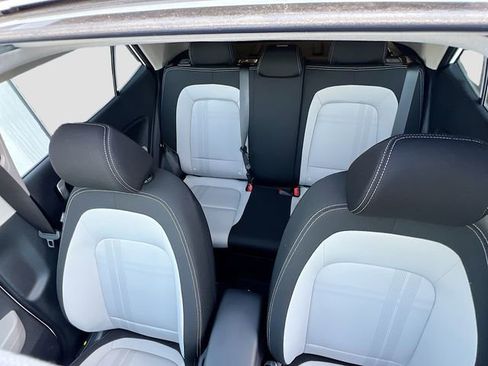 New 2025 Hyundai Venue SEL FWD image 20