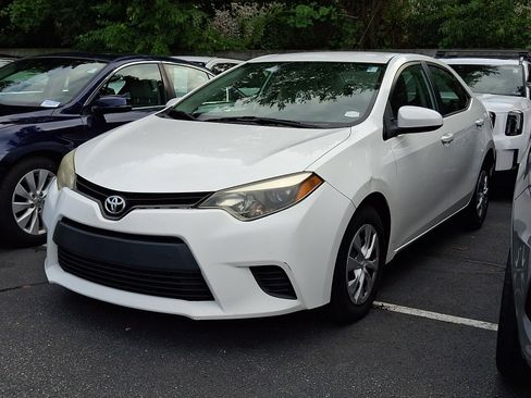 Used 2016 Toyota Corolla L FWD image 3