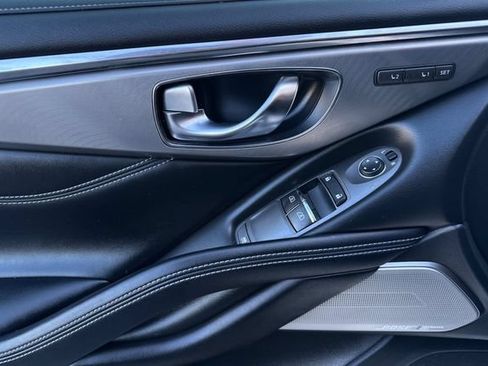 Used 2018 INFINITI Q60 3.0t Luxe w/ Sensory Package 3.0T Luxe AWD/4WD image 11