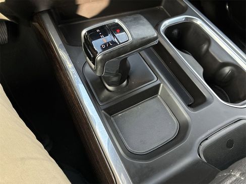 Used 2023 GMC Sierra 1500 Elevation image 18