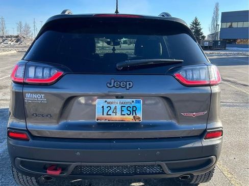 Used 2019 Jeep Cherokee Trailhawk image 14