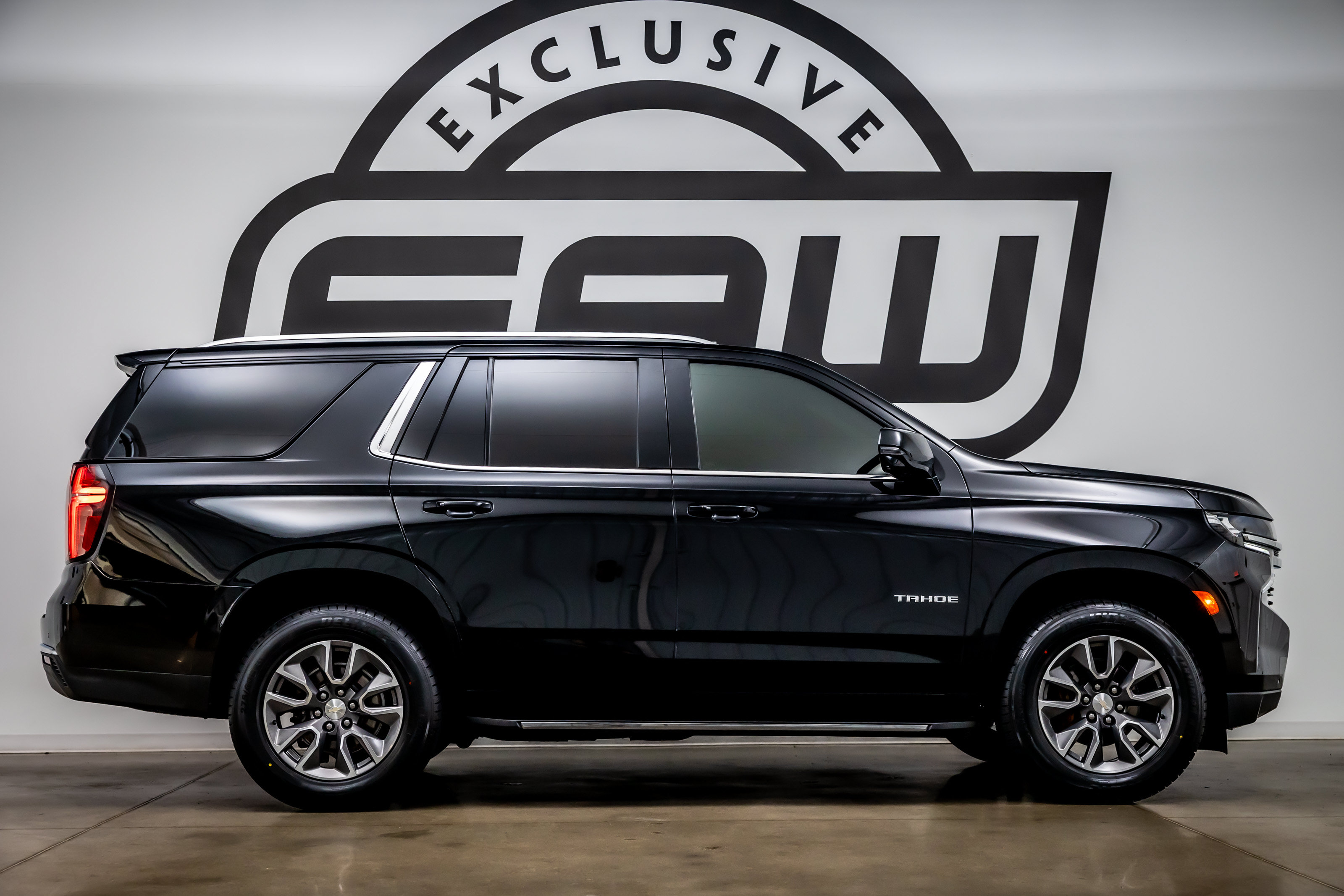Used 2022 Chevrolet Tahoe LT w/ Luxury Package RWD image 9