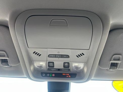 Used 2024 GMC Terrain SLT w/ Tech Package AWD/4WD image 36