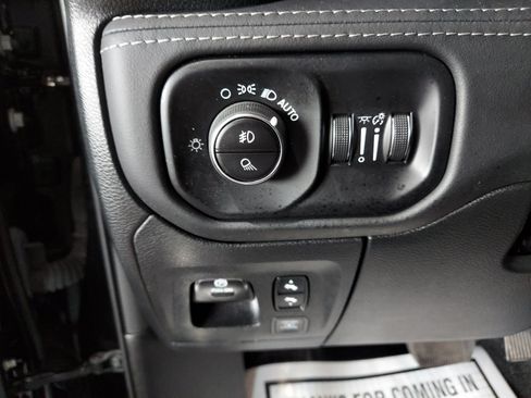 Used 2025 RAM 1500 Limited w/ Trailer Tow Group AWD/4WD image 28