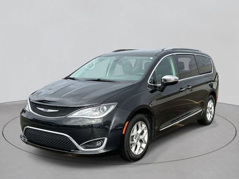 Used 2020 Chrysler Pacifica Limited FWD image 1