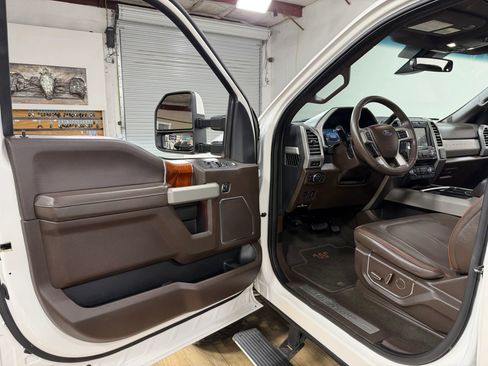 Used 2017 Ford F250 King Ranch w/ King Ranch Ultimate Package image 12