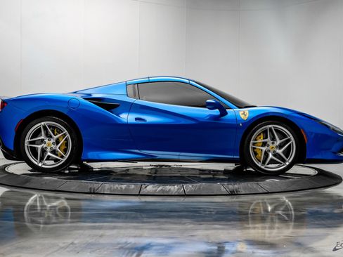 Used 2023 Ferrari F8 Tributo RWD image 28