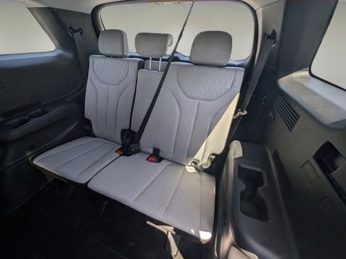 Used 2021 Hyundai Palisade SE image 12